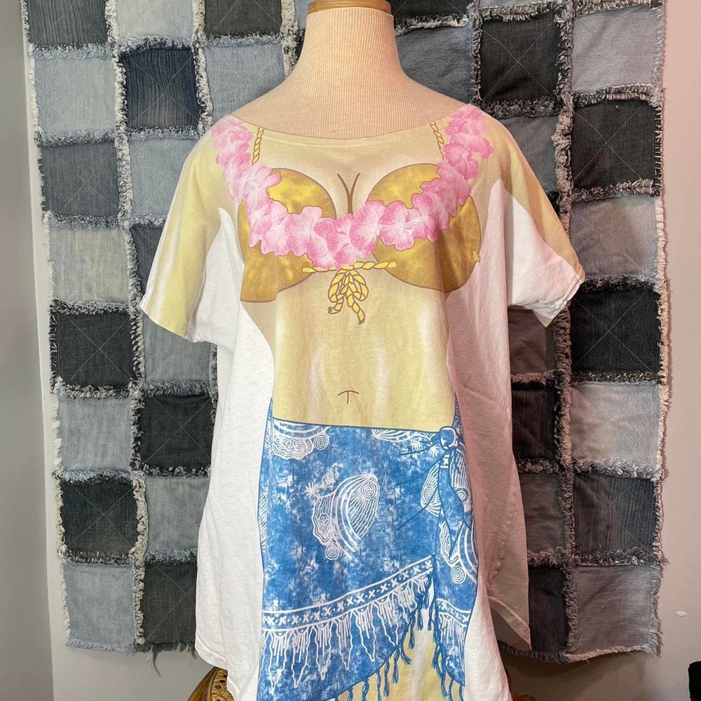 Bikini Tee T-shirt fun2wear